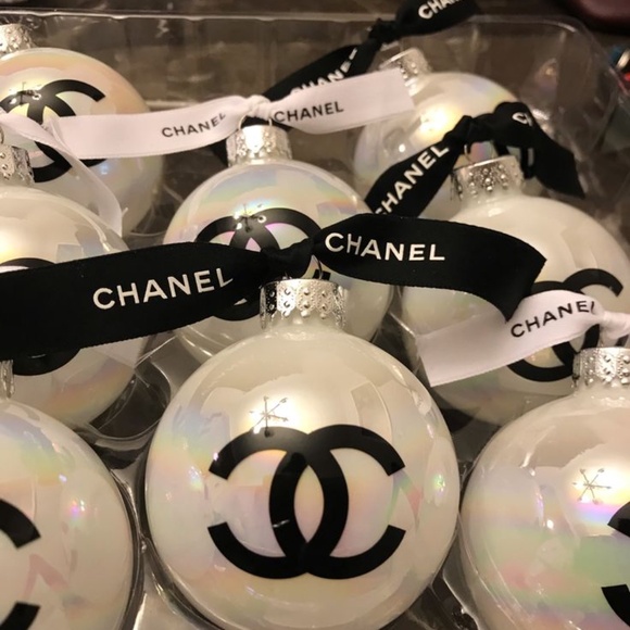 Christmas ornaments - Picture 1 of 1
